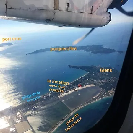 Studio 25m2 Avec 1 Canape Convertible Grand Confort Pour 2 Personnes Presqu'ile Des Giens Appartement Hyères