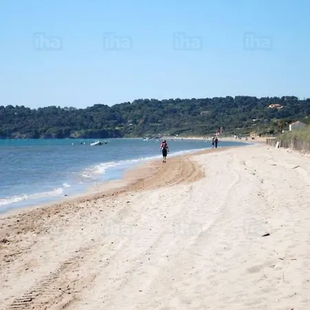 Studio 25m2 Avec 1 Canape Convertible Grand Confort Pour 2 Personnes Presqu'ile Des Giens Hyères