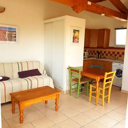 Appartement Studio 25m2 Avec 1 Canape Convertible Grand Confort Pour 2 Personnes Presqu'ile Des Giens Hyères