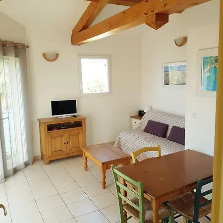Studio 25m2 Avec 1 Canape Convertible Grand Confort Pour 2 Personnes Presqu'ile Des Giens Hyères